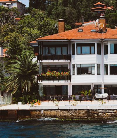 Luxury hotel style amenities in a premium Perth building