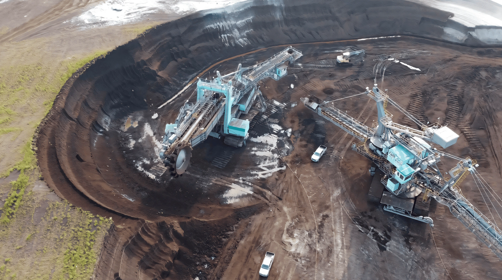 Digital dashboard tracking mining camp utilities and maintenance metrics